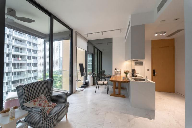 Cairnhill 16, 16 Cairnhill Rise, Orchard / River Valley, 2 Bedrooms, 775 sqft, Condominium For Sale, by Huang Han, 500293487 - Living Room - PropertyGuru.com.sg
