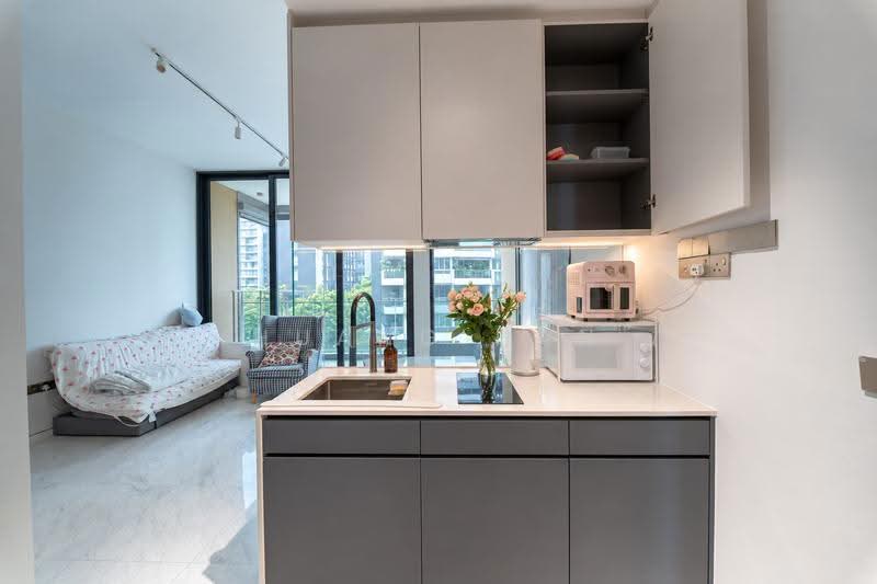 Cairnhill 16, 16 Cairnhill Rise, Orchard / River Valley, 2 Bedrooms, 775 sqft, Condominium For Sale, by Huang Han, 500293487 - Living Room - PropertyGuru.com.sg