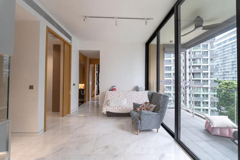 Cairnhill 16, 16 Cairnhill Rise, Orchard / River Valley, 2 Bedrooms, 775 sqft, Condominium For Sale, by Huang Han, 500293487 - Living Room - PropertyGuru.com.sg
