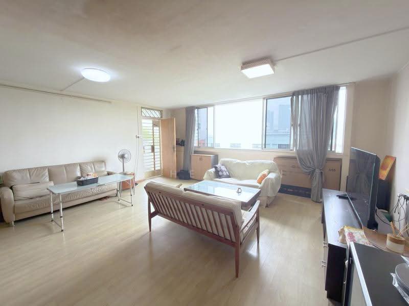131 Bishan Street 12, 131 Bishan Street 12, Ang Mo Kio / Bishan / Thomson, 3 Bedrooms, 1,130 sqft, HDB Flat For Sale, by Rachel Tan, 500293489 - Living Room - PropertyGuru.com.sg