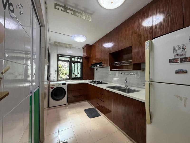 SUPER C.H.E.A.P - HDB 4 Room HDB for Sale @ 17 Jln Tenteram 4, Jln Tenteram, 3 Bedrooms, 807 sqft, HDB Flat For Sale, by Babu A, 500293509 - Kitchen - PropertyGuru.com.sg