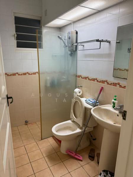 2A Upper Boon Keng Road, 2A Upper Boon Keng Road, Eunos / Geylang / Paya Lebar, 3 Bedrooms, 969 sqft, HDB Flat For Rent, by Augustine Tan, 500293529 - Bathroom - PropertyGuru.com.sg