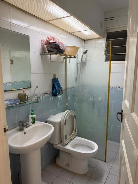 2A Upper Boon Keng Road, 2A Upper Boon Keng Road, Eunos / Geylang / Paya Lebar, 3 Bedrooms, 969 sqft, HDB Flat For Rent, by Augustine Tan, 500293529 - Bathroom - PropertyGuru.com.sg