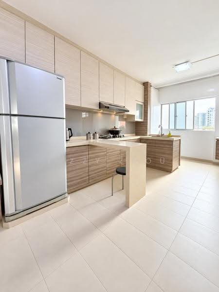 308 Jurong East Street 32, 308 Jurong East Street 32, Boon Lay / Jurong / Tuas, 3 Bedrooms, 1,141 sqft, HDB Flat For Sale, by Lizzy Zhou, 500293542 - Kitchen - PropertyGuru.com.sg