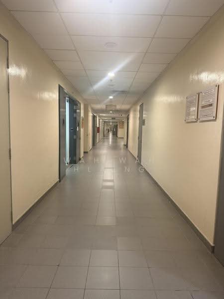 Ubi Techpark, 10 Ubi Crescent, Eunos / Geylang / Paya Lebar, 2,325 sqft, Light Industrial (B1) For Sale, by Wah Wah Hlaing, 500293553 - Corridor - CommercialGuru.com.sg
