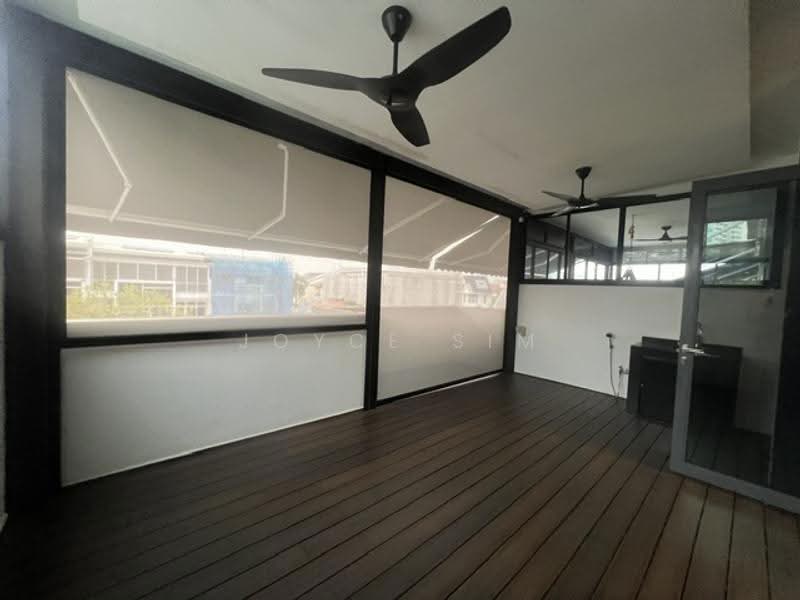 Serangoon Garden Estate Modern, Spacious for Rent, Serangoon Garden Terrace, Hougang / Punggol / Sengkang, 5 Bedrooms, 5,500 sqft, Terraced House For Rent, by Joyce Sim, 500293565 - Balcony - PropertyGuru.com.sg