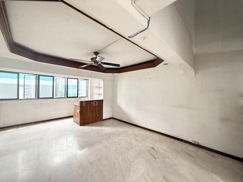 336 Jurong East Avenue 1, 336 Jurong East Avenue 1, Boon Lay / Jurong / Tuas, 3 Bedrooms, 1,679 sqft, HDB Flat For Sale, by Freddie Goh, 500293578 - Living Room - PropertyGuru.com.sg