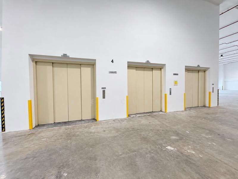 Cheap | Defu | 8m Ceiling | Loading Bays | 40 Footer Access | Near Amenities, Defu Lane, Hougang / Punggol / Sengkang, 45,000 sqft, Light Industrial (B1) For Rent, by Alex Chan, 500293585 - CommercialGuru.com.sg