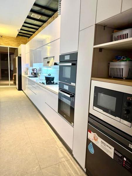 Kerong Walk, Sembawang / Yishun, 8 Bedrooms, 6,800 sqft, Corner Terrace For Sale, by Rina Royale Tan, 500293593 - Kitchen - PropertyGuru.com.sg