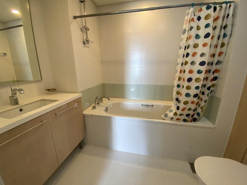 The Sail @ Marina Bay, 6 Marina Boulevard, Boat Quay / Raffles Place / Marina, 2 Bedrooms, 861 sqft, Condominium For Rent, by Daphne Lean, 500293600 - Bathroom - PropertyGuru.com.sg