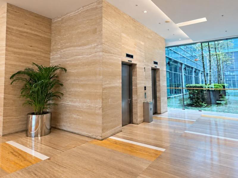 Fitted Column-Free Office very near MRT | B1 Light Industrial, Harbourfront, Telok Blangah, Buona Vista / West Coast / Clementi New Town, 1,438 sqft, Office For Rent, by Jane Toh, 500293623 - Lobby - CommercialGuru.com.sg