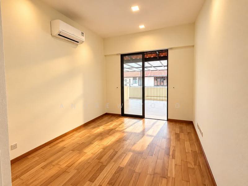 Sennett Estate, Macpherson Road, Macpherson / Potong Pasir, 4 Bedrooms, 1,800 sqft, Terraced House For Rent, by Andrew Yong, 500293632 - Bedroom - PropertyGuru.com.sg