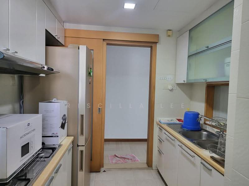 Hillview Regency, 28 Bukit Batok East Avenue 2, Dairy Farm / Bukit Panjang / Choa Chu Kang, Room Rental, 120 sqft, Condominium For Rent, by Priscilla Lee, 500293635 - Kitchen - PropertyGuru.com.sg