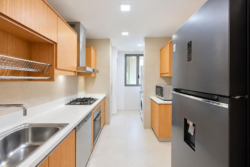 The Berth by the Cove, 220 Ocean Drive, Harbourfront / Telok Blangah, 3 Bedrooms, 1,625 sqft, Condominium For Sale, by Eunice Goh, 500293650 - Kitchen - PropertyGuru.com.sg