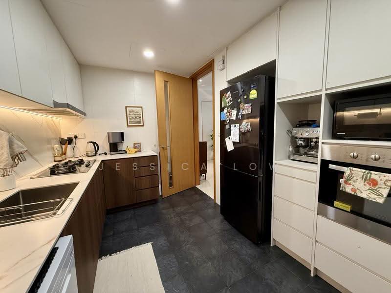 Visioncrest, 33 Oxley Rise, Orchard / River Valley, 2 Bedrooms, 915 sqft, Condominium For Rent, by Jessica Low, 500293651 - Kitchen - PropertyGuru.com.sg