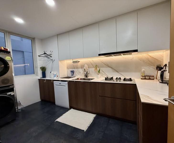 Visioncrest, 33 Oxley Rise, Orchard / River Valley, 2 Bedrooms, 915 sqft, Condominium For Rent, by Jessica Low, 500293651 - Kitchen - PropertyGuru.com.sg