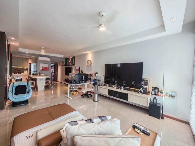 Hilltop Grove, 134 Hillview Avenue, Dairy Farm / Bukit Panjang / Choa Chu Kang, 2 Bedrooms, 1,012 sqft, Condominium For Sale, by Clauson Seah, 500293686 - Living Room - PropertyGuru.com.sg