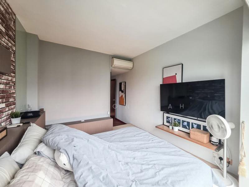 Hilltop Grove, 134 Hillview Avenue, Dairy Farm / Bukit Panjang / Choa Chu Kang, 2 Bedrooms, 1,012 sqft, Condominium For Sale, by Clauson Seah, 500293686 - Bedroom - PropertyGuru.com.sg