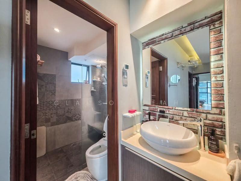 Hilltop Grove, 134 Hillview Avenue, Dairy Farm / Bukit Panjang / Choa Chu Kang, 2 Bedrooms, 1,012 sqft, Condominium For Sale, by Clauson Seah, 500293686 - Bathroom - PropertyGuru.com.sg