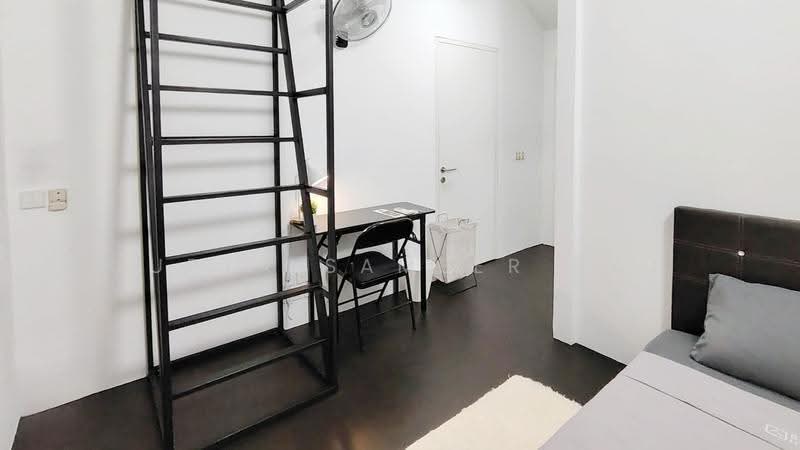 Heritage Place, 21 Tan Quee Lan Street, Beach Road / Bugis / Rochor, Room Rental, 150 sqft, Apartment For Rent, by Gupta Sameer Raj, 500293687 - Bedroom - PropertyGuru.com.sg