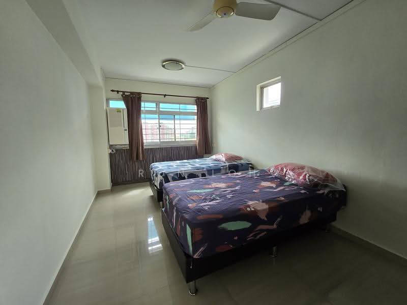 350 Tampines Street 33, 350 Tampines Street 33, Pasir Ris / Tampines, 3 Bedrooms, 1,313 sqft, HDB Flat For Sale, by Ron Loh, 500293698 - Bedroom - PropertyGuru.com.sg