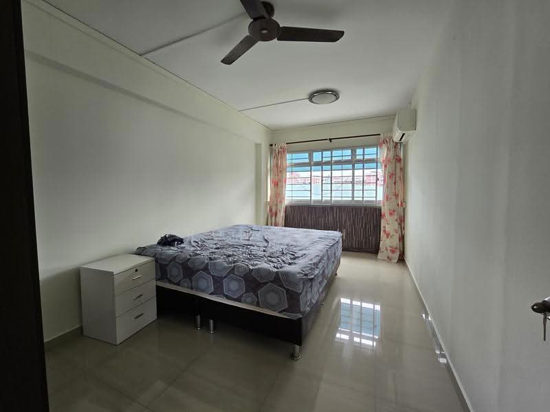 350 Tampines Street 33, 350 Tampines Street 33, Pasir Ris / Tampines, 3 Bedrooms, 1,313 sqft, HDB Flat For Sale, by Ron Loh, 500293698 - Bedroom - PropertyGuru.com.sg
