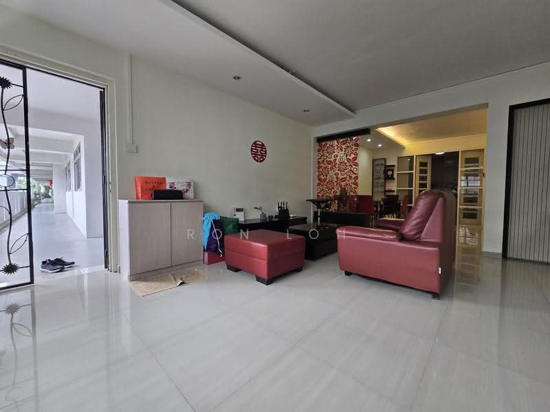350 Tampines Street 33, 350 Tampines Street 33, Pasir Ris / Tampines, 3 Bedrooms, 1,313 sqft, HDB Flat For Sale, by Ron Loh, 500293698 - Living Room - PropertyGuru.com.sg