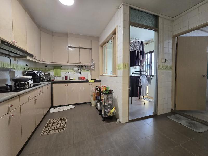 350 Tampines Street 33, 350 Tampines Street 33, Pasir Ris / Tampines, 3 Bedrooms, 1,313 sqft, HDB Flat For Sale, by Ron Loh, 500293698 - Kitchen - PropertyGuru.com.sg