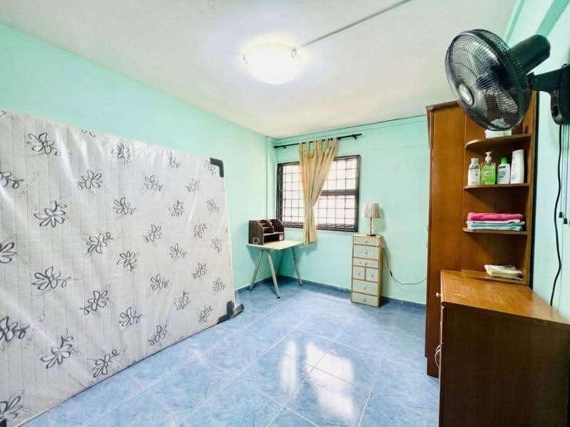12 Marsiling Lane, 12 Marsiling Lane, Admiralty / Woodlands, 2 Bedrooms, 700 sqft, HDB Flat For Sale, by Noor Deen, 500293705 - Bedroom - PropertyGuru.com.sg