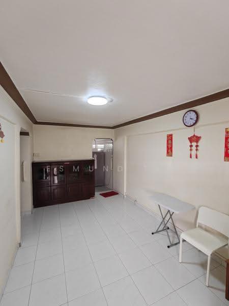 117 Ang Mo Kio Avenue 4, 117 Ang Mo Kio Avenue 4, Ang Mo Kio / Bishan / Thomson, 2 Bedrooms, 796 sqft, HDB Flat For Sale, by Esmund Teo, 500293715 - Living Room - PropertyGuru.com.sg