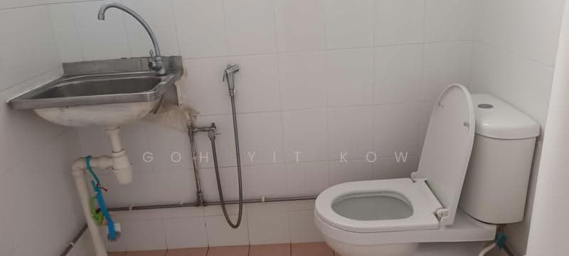 111 Bukit Purmei Road, 111 Bukit Purmei Road, Harbourfront / Telok Blangah, 1 Bedroom, 100 sqft, HDB Flat For Rent, by Goh Yit Kow, 500293724 - Bathroom - PropertyGuru.com.sg