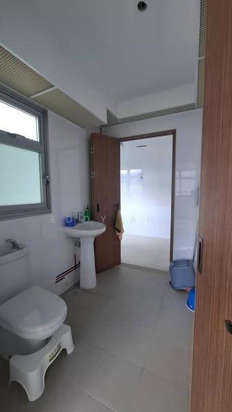 438B Bukit Batok West Avenue 8, 438B Bukit Batok West Avenue 8, Dairy Farm / Bukit Panjang / Choa Chu Kang, 1 Bedroom, 506 sqft, HDB Flat For Sale, by Eddy Ang, 500293727 - Bathroom - PropertyGuru.com.sg