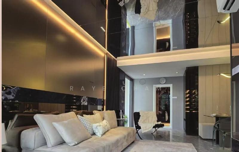 Dunearn House, 764 Dunearn Road, Newton / Novena, 4 Bedrooms, 1,302 sqft, Condominium For Sale, by Raye Cham, 500293778 - Living Room - PropertyGuru.com.sg