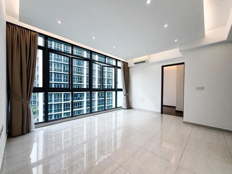 Symphony Suites, 17 Yishun Close, Sembawang / Yishun, 3 Bedrooms, 893 sqft, Condominium For Rent, by Ong Yu Rong, 500293784 - Living Room - PropertyGuru.com.sg