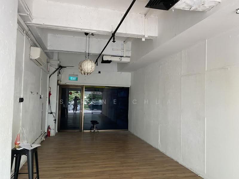 PUB /CAFE SPACE FACING MAIN ROAD FOR RENT, Chin Swee Road, Alexandra / Commonwealth, 365 sqft, Food & Beverage For Rent, by Serene Chua, 500293793 - Interior - CommercialGuru.com.sg