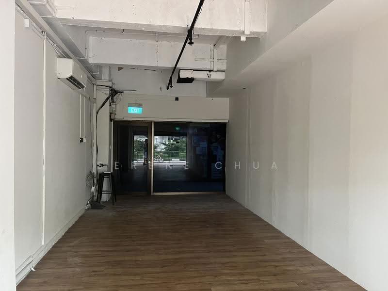 PUB /CAFE SPACE FACING MAIN ROAD FOR RENT, Chin Swee Road, Alexandra / Commonwealth, 365 sqft, Food & Beverage For Rent, by Serene Chua, 500293793 - Interior - CommercialGuru.com.sg