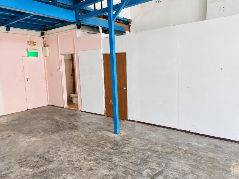 Civic Terrace Warehouse, 109A-109B Ubi Avenue 4, Eunos / Geylang / Paya Lebar, 2,020 sqft, Factory / Workshop (B2) For Rent, by Ronda Tham, 500293795 - Bathroom - CommercialGuru.com.sg
