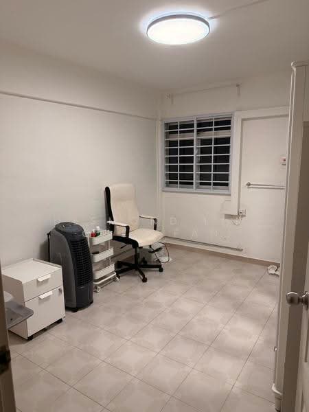 174 Bukit Batok West Avenue 8, 174 Bukit Batok West Avenue 8, Dairy Farm / Bukit Panjang / Choa Chu Kang, Room Rental, 150 sqft, HDB Flat For Rent, by Desmond Lim Chen Fan, 500293797 - Study - PropertyGuru.com.sg