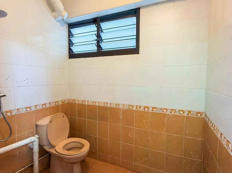 612 Clementi West Street 1, 612 Clementi West Street 1, Buona Vista / West Coast / Clementi New Town, 2 Bedrooms, 797 sqft, HDB Flat For Sale, by Zee Koh, 500293810 - Bathroom - PropertyGuru.com.sg