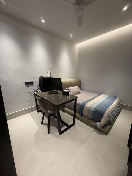 Sembawang Hills Estate, Nemesu Avenue, Ang Mo Kio / Bishan / Thomson, 4 Bedrooms, 1,600 sqft, Terraced House For Sale, by Zoelyn Lim, 500293811 - Bedroom - PropertyGuru.com.sg
