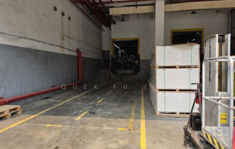 Air-Con Warehouse & Fitted Office For Rent in Ubi, Eunos / Geylang / Paya Lebar, 27,500 sqft, Light Industrial (B1) For Rent, by Quek Fu Jin, 500293818 - Loading Bay - CommercialGuru.com.sg