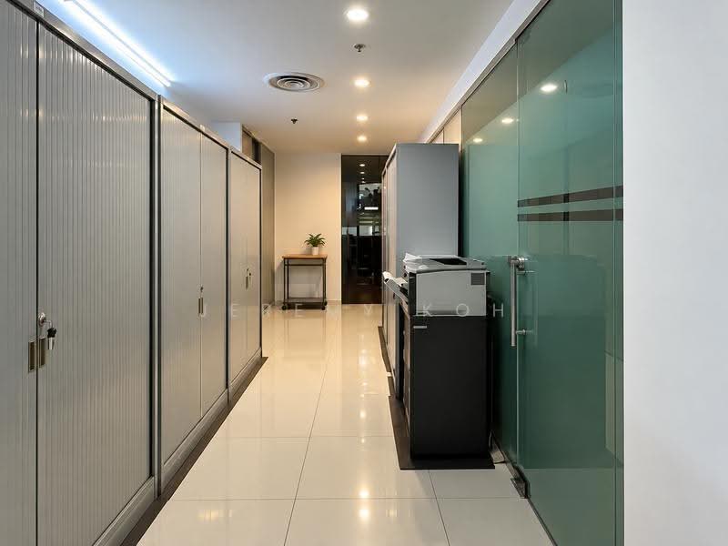 International Plaza, 10 Anson Road, Chinatown / Tanjong Pagar, 1,388 sqft, Office For Sale, by Jeremy Koh, 500293847 - Corridor - CommercialGuru.com.sg
