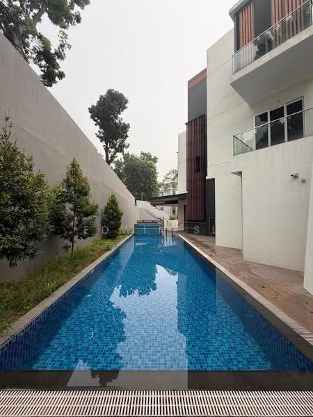 D19 Freehold 3-Storey + Attic Detached House at Serangoon / Woodleigh with Pool & Lift, Hougang / Punggol / Sengkang, 6 Bedrooms, 11,465 sqft, Detached House For Sale, by Edwin Su, 500293852 - Exterior - PropertyGuru.com.sg