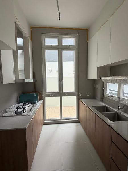 D19 Freehold 3-Storey + Attic Detached House at Serangoon / Woodleigh with Pool & Lift, Hougang / Punggol / Sengkang, 6 Bedrooms, 11,465 sqft, Detached House For Sale, by Edwin Su, 500293852 - Kitchen - PropertyGuru.com.sg
