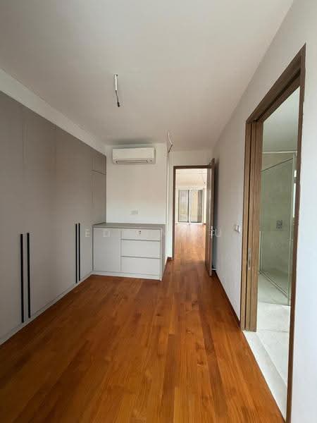 D19 Freehold 3-Storey + Attic Detached House at Serangoon / Woodleigh with Pool & Lift, Hougang / Punggol / Sengkang, 6 Bedrooms, 11,465 sqft, Detached House For Sale, by Edwin Su, 500293852 - Bedroom - PropertyGuru.com.sg