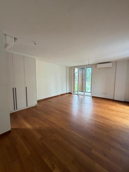 D19 Freehold 3-Storey + Attic Detached House at Serangoon / Woodleigh with Pool & Lift, Hougang / Punggol / Sengkang, 6 Bedrooms, 11,465 sqft, Detached House For Sale, by Edwin Su, 500293852 - Living Room - PropertyGuru.com.sg