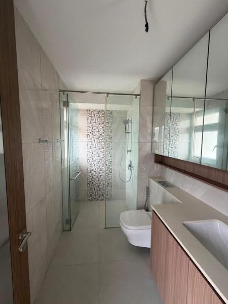 D19 Freehold 3-Storey + Attic Detached House at Serangoon / Woodleigh with Pool & Lift, Hougang / Punggol / Sengkang, 6 Bedrooms, 11,465 sqft, Detached House For Sale, by Edwin Su, 500293852 - Bathroom - PropertyGuru.com.sg