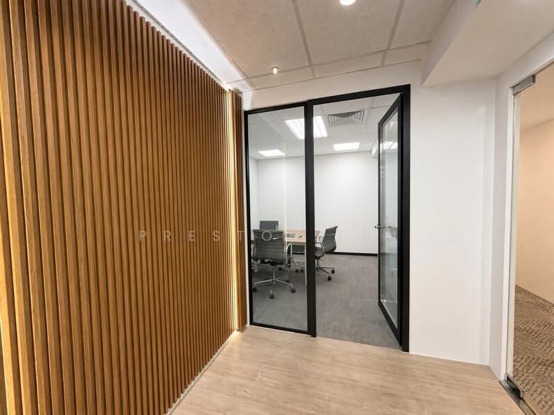 Hong Leong Building, 16 Raffles Quay, Boat Quay / Raffles Place / Marina, 1,280 sqft, Office For Rent, by Preston Tan, 500293856 - Interior - CommercialGuru.com.sg