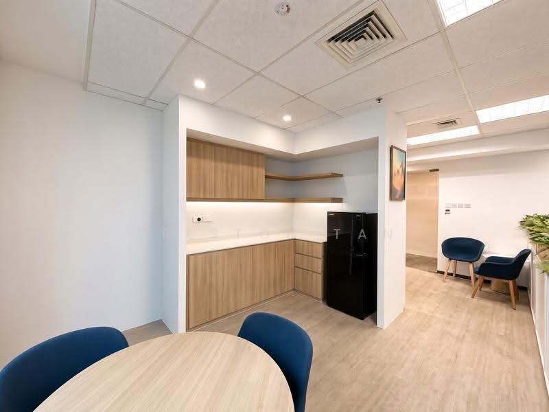 Hong Leong Building, 16 Raffles Quay, Boat Quay / Raffles Place / Marina, 1,280 sqft, Office For Rent, by Preston Tan, 500293856 - Kitchen - CommercialGuru.com.sg