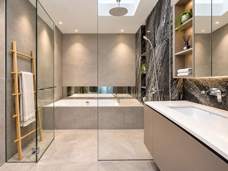Brighton Avenue, Brighton, Serangoon Gardens vicinity, Hougang / Punggol / Sengkang, 5 Bedrooms, 3,500 sqft, Terraced House For Sale, by John Lee, 500293859 - Bathroom - PropertyGuru.com.sg